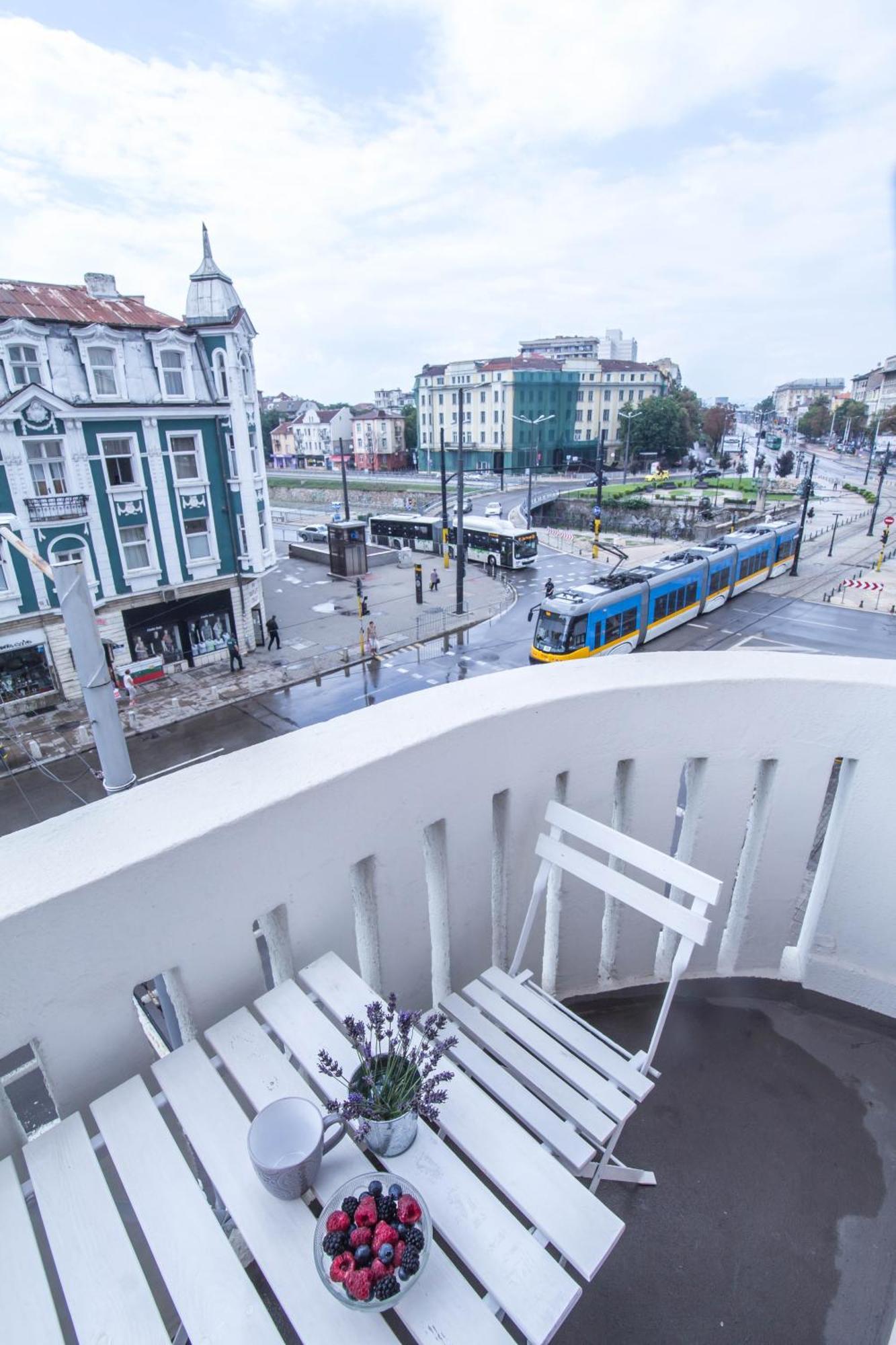 Lion'S Bridge Boutique 2Bdrm Apt, Top Center Gem София Экстерьер фото
