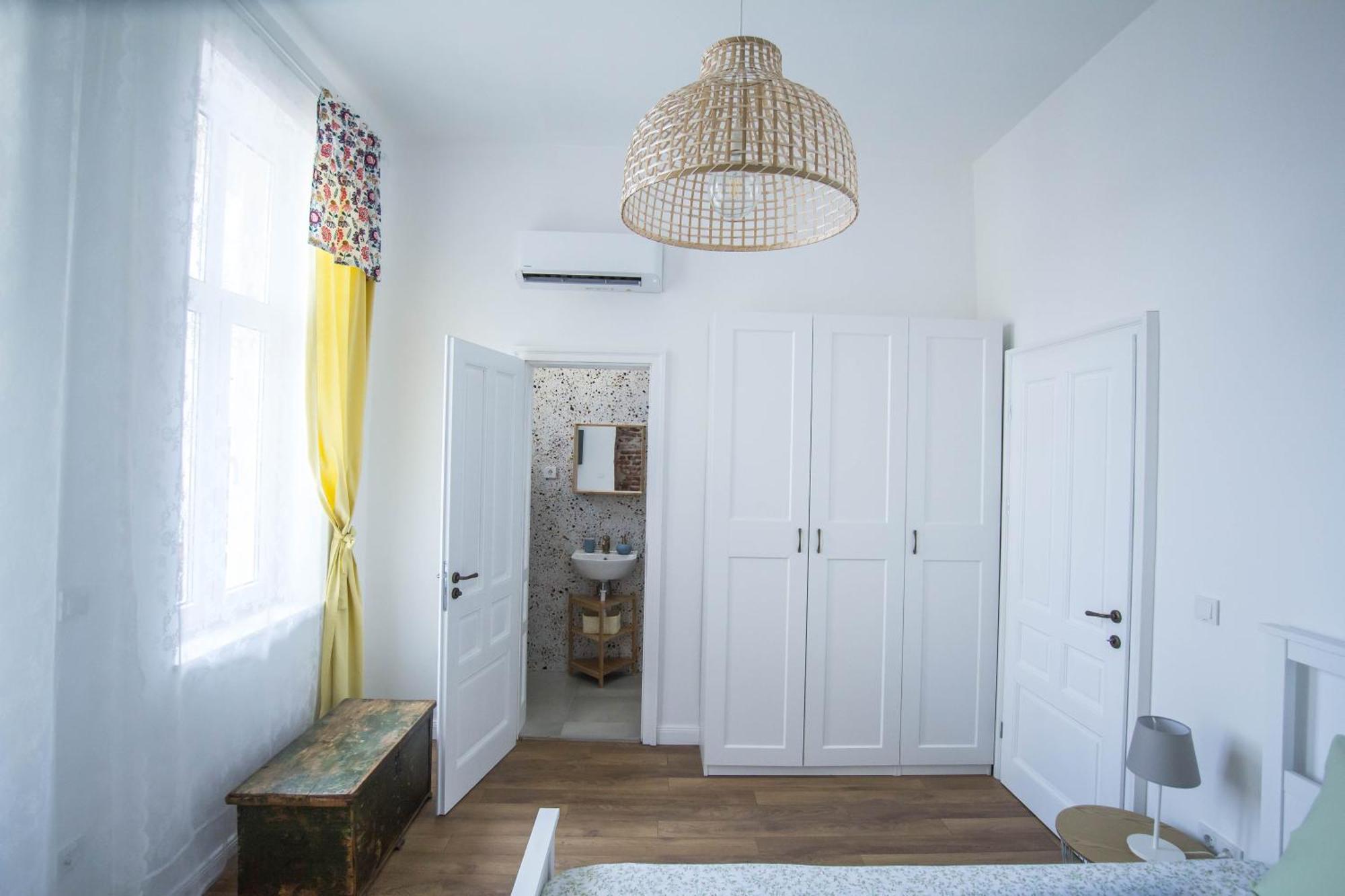 Lion'S Bridge Boutique 2Bdrm Apt, Top Center Gem София Экстерьер фото