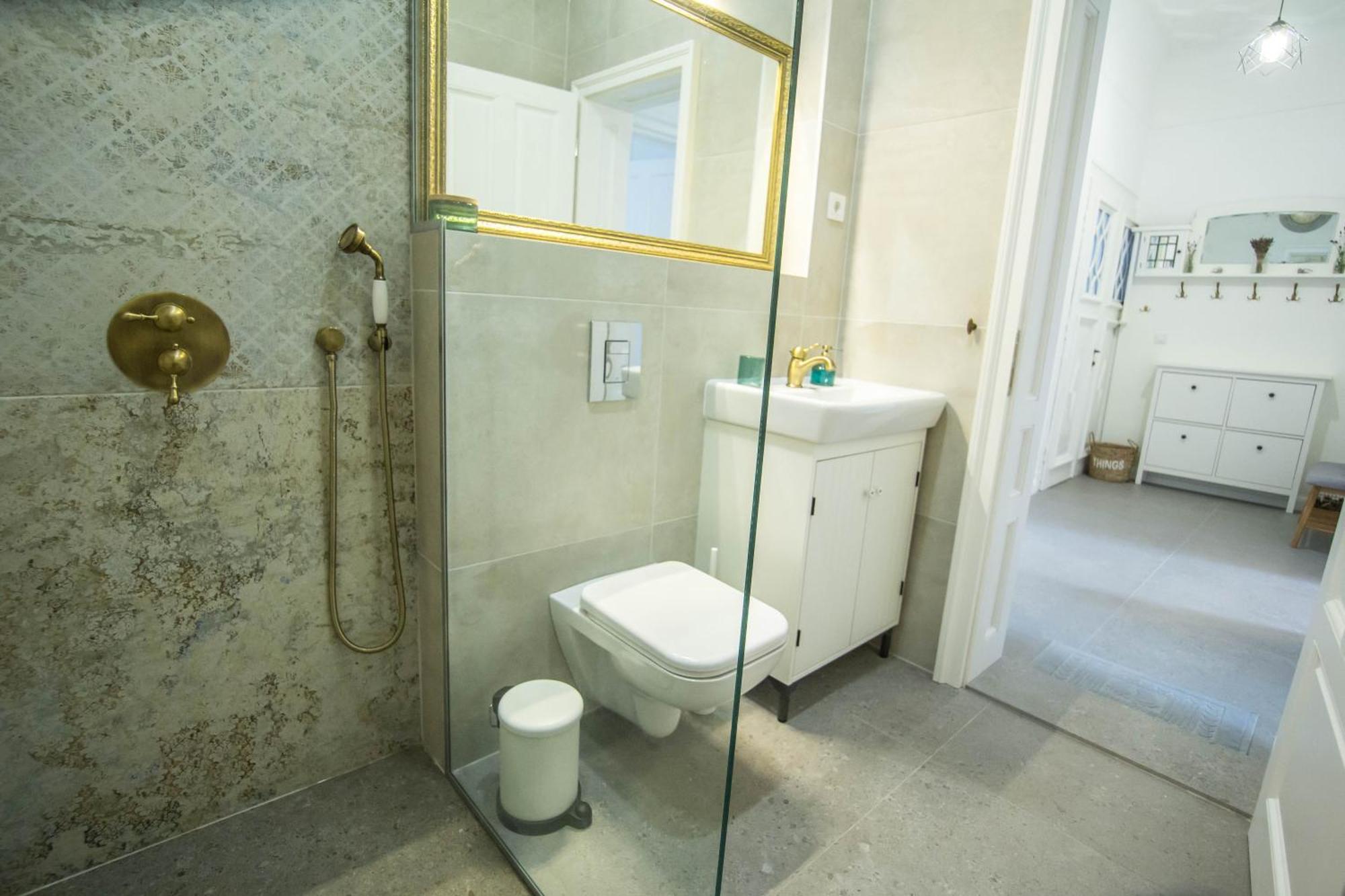 Lion'S Bridge Boutique 2Bdrm Apt, Top Center Gem София Экстерьер фото