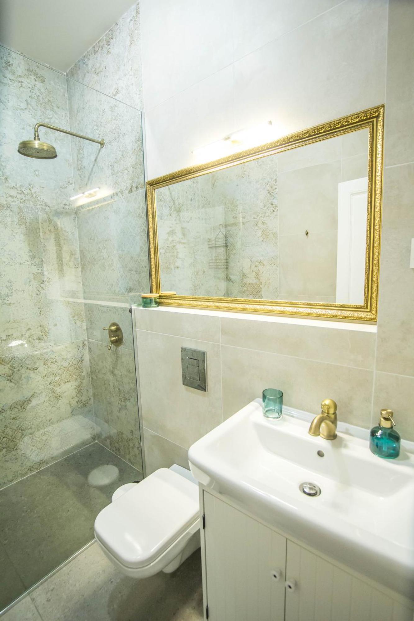 Lion'S Bridge Boutique 2Bdrm Apt, Top Center Gem София Экстерьер фото