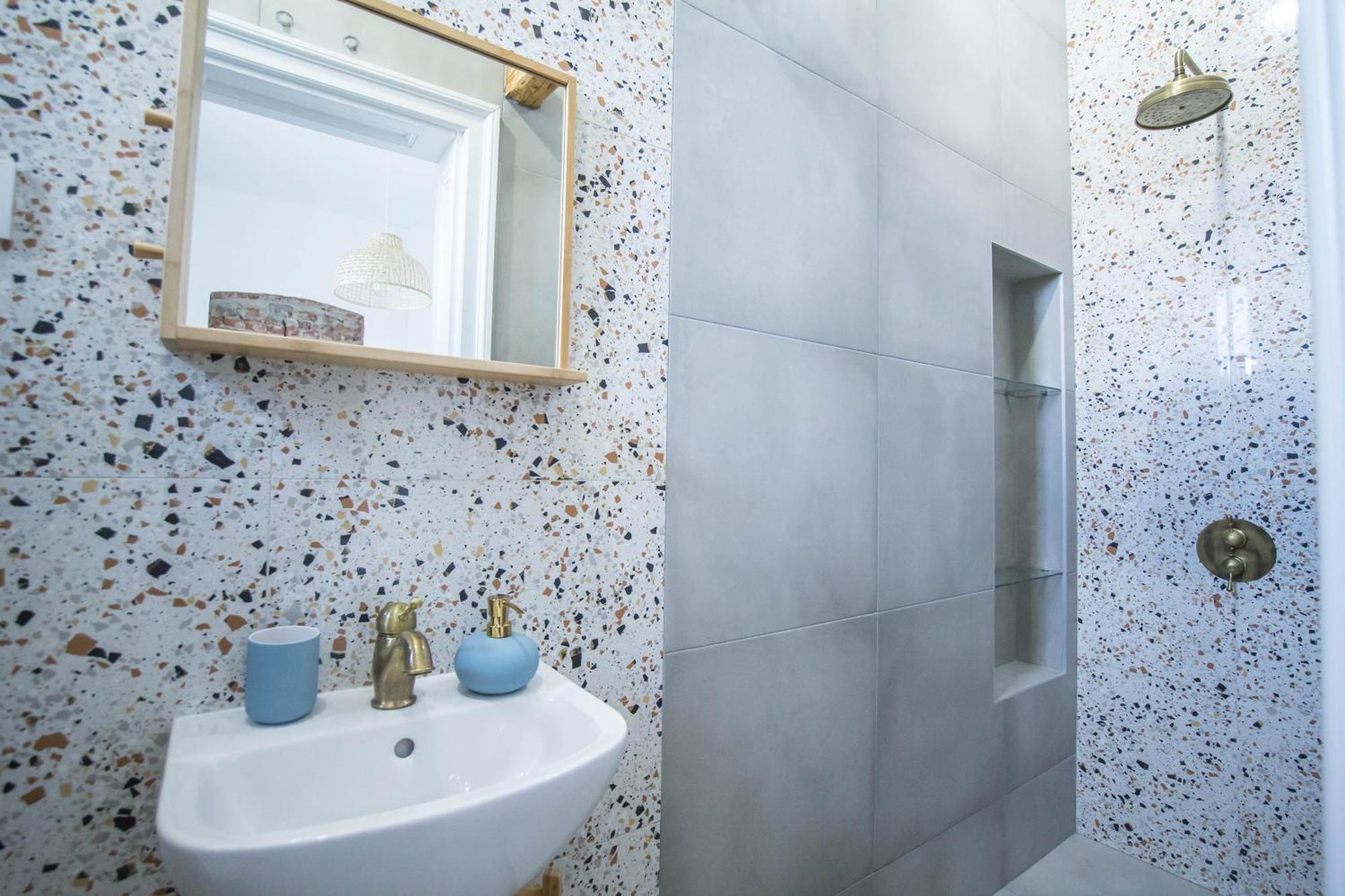 Lion'S Bridge Boutique 2Bdrm Apt, Top Center Gem София Экстерьер фото